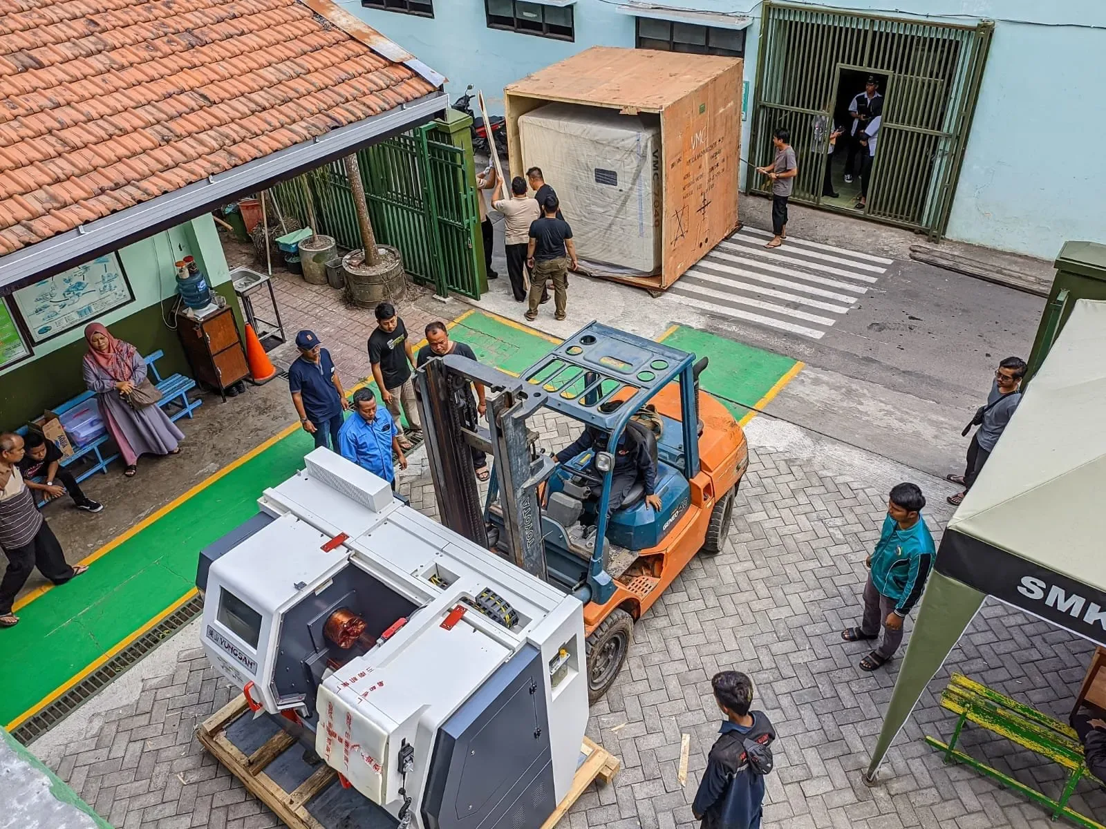 Potret Cara Kerja Mesin CNC Milling dan CNC Turning