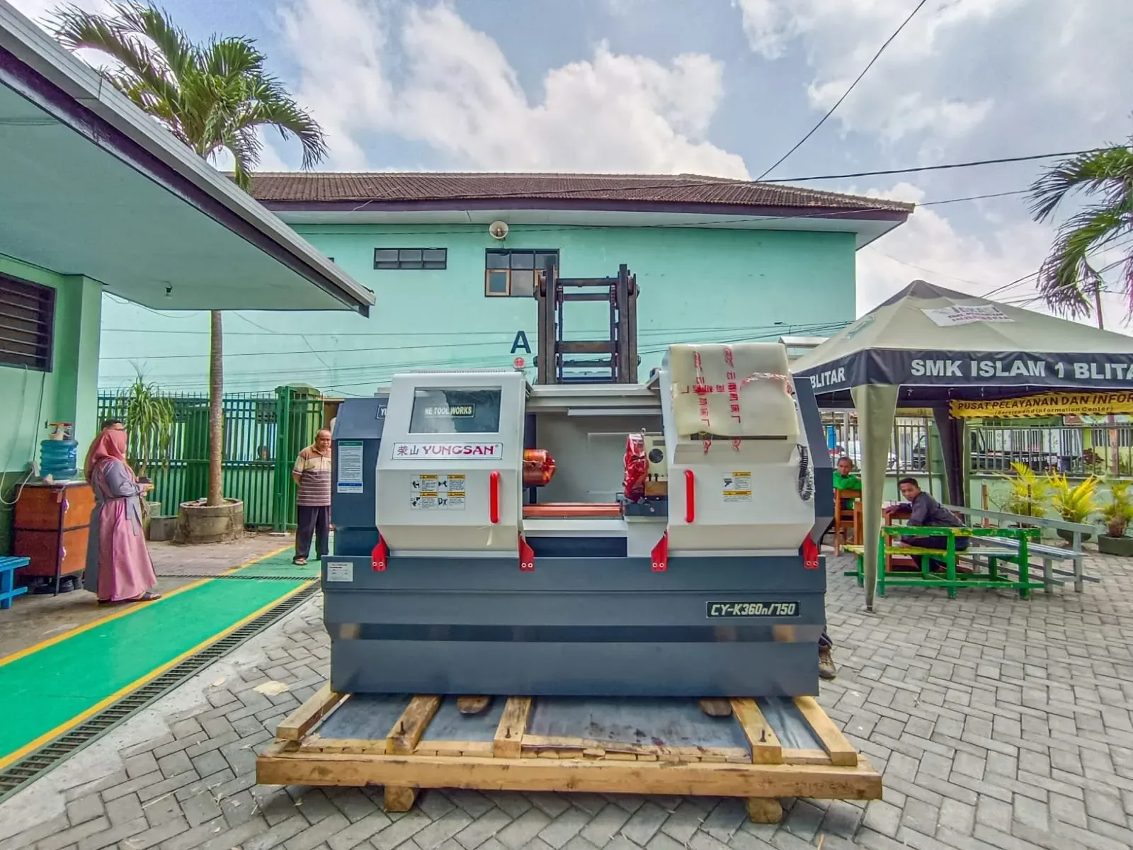 Potret Cara Kerja Mesin CNC Milling dan CNC Turning
