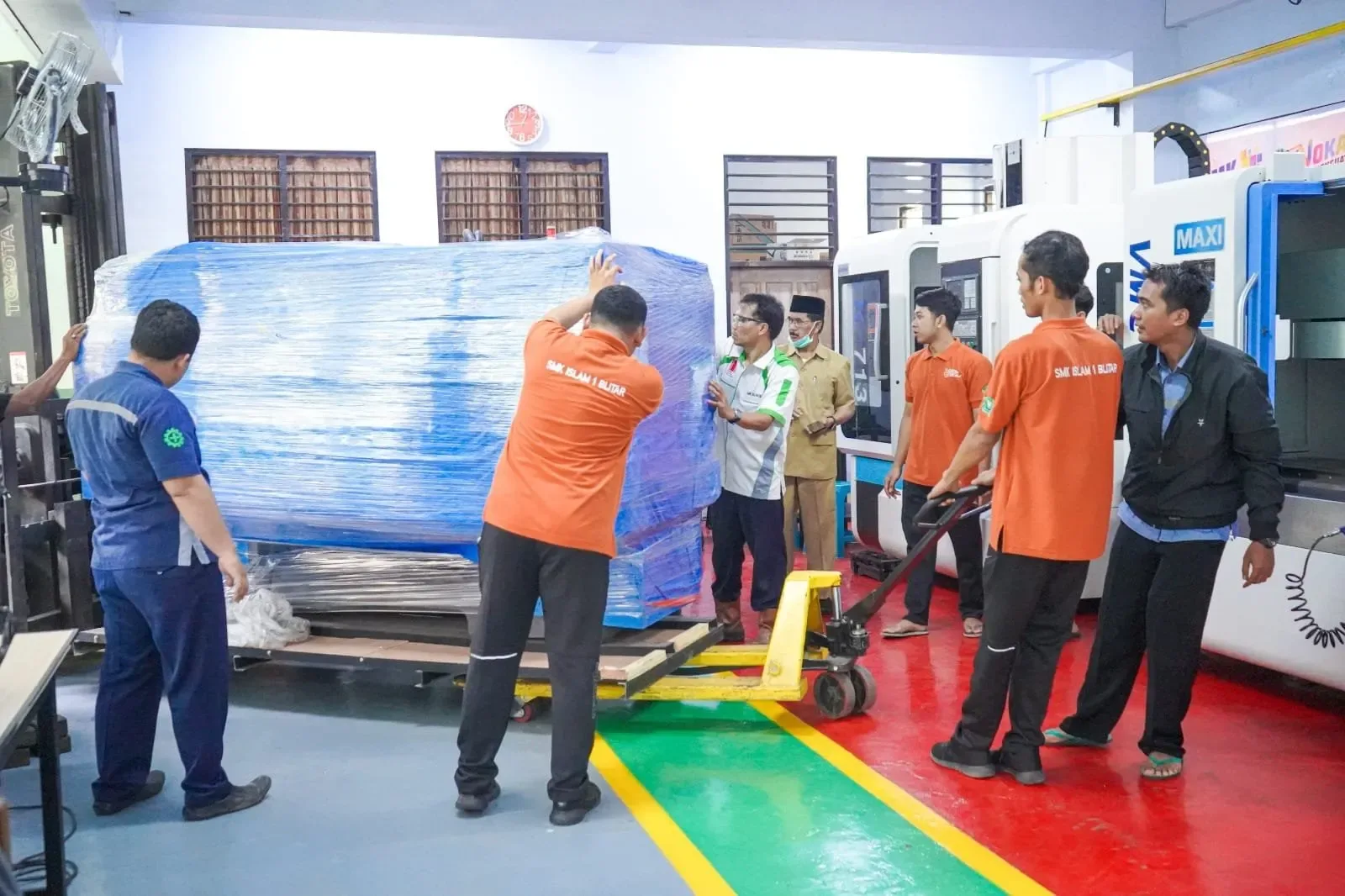 Kedatangan Mesin CNC Turning Modern Membuka Peluang Baru di SMK Islam 1 Blitar
